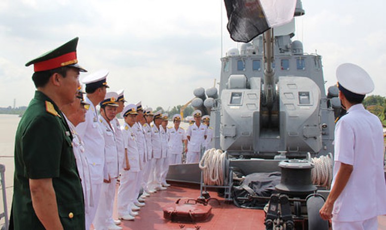 Cận cảnh 2 t&agrave;u ph&aacute;o-t&ecirc;n lửa đầu ti&ecirc;n do Việt Nam đ&oacute;ng - 7