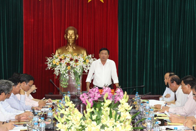Bộ trưởng Đinh La Thăng l&agrave;m việc với l&atilde;nh đạo tỉnh Vĩnh Long