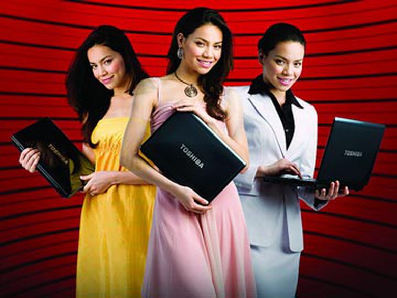 H&agrave; Hồ bị so&aacute;n ng&ocirc;i nữ ho&agrave;ng quảng c&aacute;o khi bất ngờ mang thai