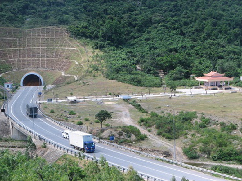 Sau khi khắc phục xong c&aacute;c vị tr&iacute; hư hỏng mặt đường, Tổng cục đường bộ Việt Nam đ&atilde; cho ph&eacute;p nh&agrave; đầu tư BOT dự &aacute;n được thu ph&iacute; trở lại