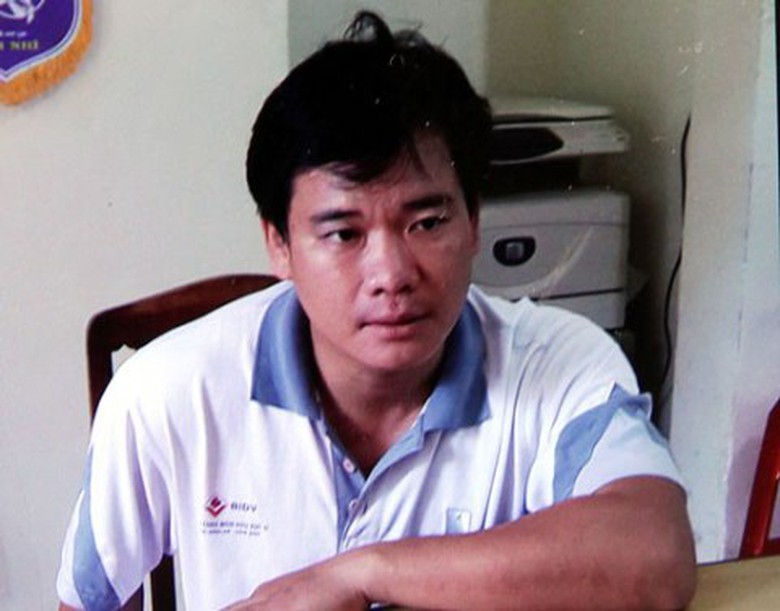 Đối tượng H&ugrave;ng tại trụ sở C&ocirc;ng an