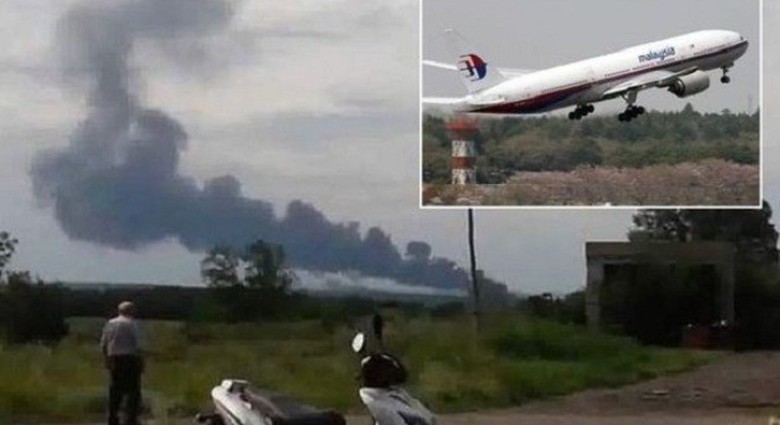 Chưa phục hồi sau vụ mất t&iacute;ch, ng&agrave;y 17/7/2014, m&aacute;y bay MH17 của MAS bay từ Amsterdam về Kuala Lumpur lại rơi tại Ukraine khiến to&agrave;n bộ 298 h&agrave;nh kh&aacute;ch v&agrave; th&agrave;nh vi&ecirc;n phi h&agrave;nh đo&agrave;n thiệt mạng.