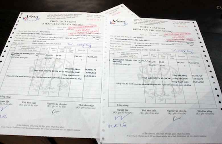 Một trong số những Phiếu xuất kho được viết 2 lần cho c&ugrave;ng 1 l&ocirc; h&agrave;ng tại nh&agrave; m&aacute;y xi măng ViCiem Bỉm Sơn, nhằm gi&uacute;p DN vận tải qua mặt lực lượng TTKS tr&ecirc;n đường.