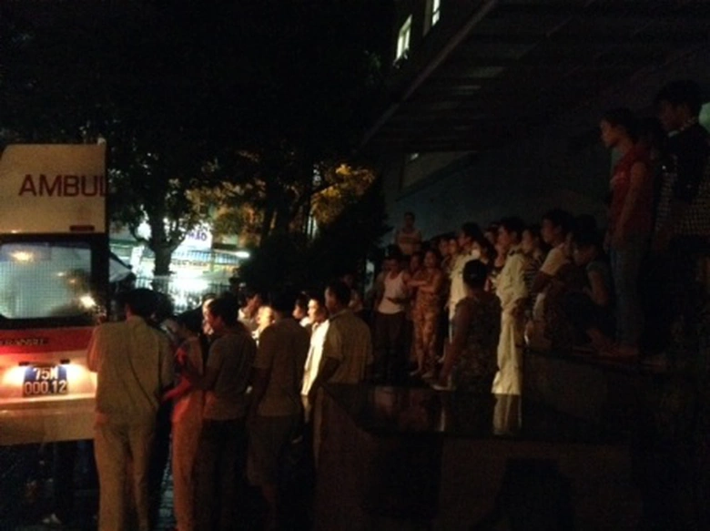 Thi thể nạn nh&acirc;n được đưa về nh&agrave; để an t&aacute;ng