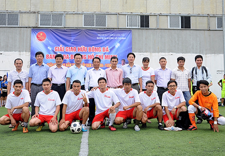 Đội b&oacute;ng B&aacute;o Giao th&ocirc;ng