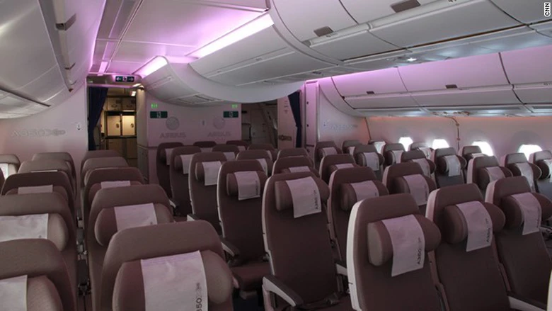 Khoang h&agrave;nh kh&aacute;ch hạng thường