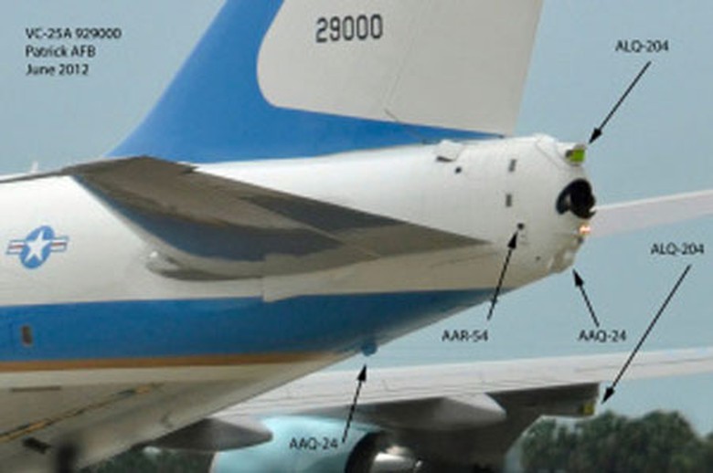 Những thiết bị ph&ograve;ng thủ t&ecirc;n lửa mới của chuy&ecirc;n cơ Air Force One.
