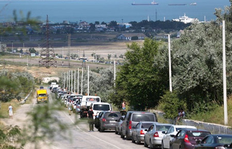 Tổng thống Putin chỉ thị đến năm 2018 phải ho&agrave;n tất dự &aacute;n x&acirc;y dựng c&acirc;y cầu nối b&aacute;n đảo Crimea v&agrave; Nga