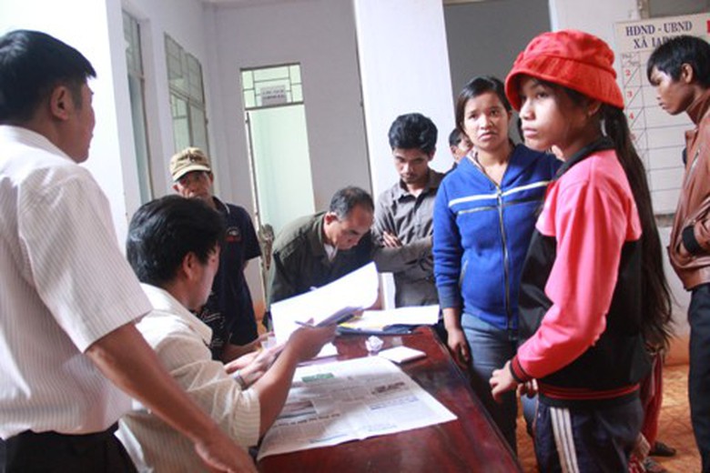 Người d&acirc;n Ia Dom thống k&ecirc; thiệt hại 