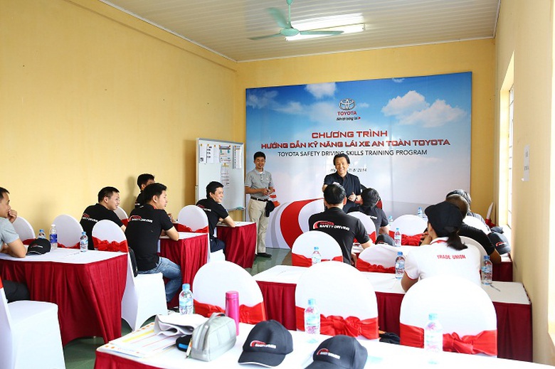 Chương tr&igrave;nh &ldquo;Hướng dẫn kỹ năng l&aacute;i xe an to&agrave;n Toyota&rdquo; được chia th&agrave;nh nhiều giai đoạn, k&eacute;o d&agrave;i từ nay đến hết năm 2016