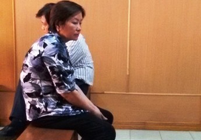 T&uacute; b&agrave; Mỹ Kiều trước v&agrave;nh m&oacute;ng ngựa