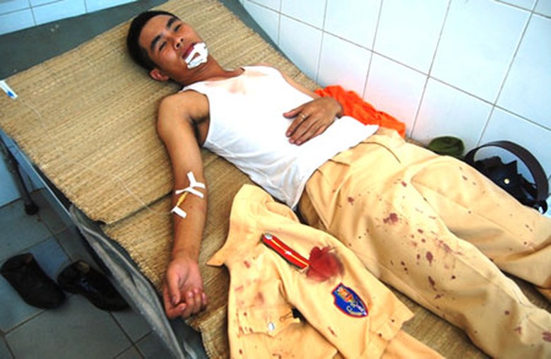 Thiếu &uacute;y Hiếu đang điều trị tại bệnh viện