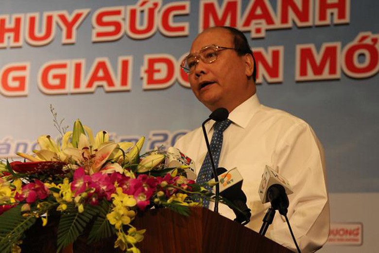 Ph&oacute; Thủ tướng Ch&iacute;nh phủ Nguyễn Xu&acirc;n Ph&uacute;c ph&aacute;t biểu chỉ đạo tại Diễn đ&agrave;n kinh tế Miền Trung