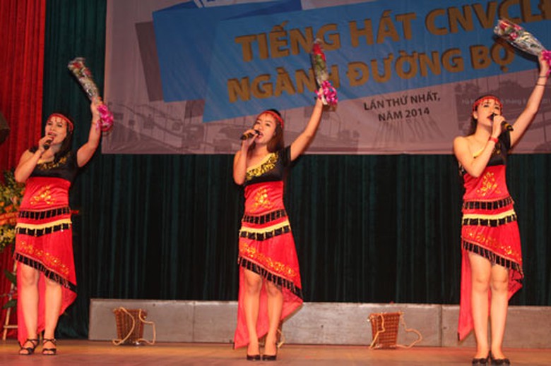 Đường mới v&ugrave;ng cao - Ban quản l&yacute; dự &aacute;n 5