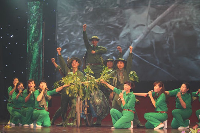 Tiết mục Đường t&ocirc;i đi d&agrave;i theo đất nước - Văn ph&ograve;ng Bộ GTVT đạt giải Khuyến k&iacute;ch