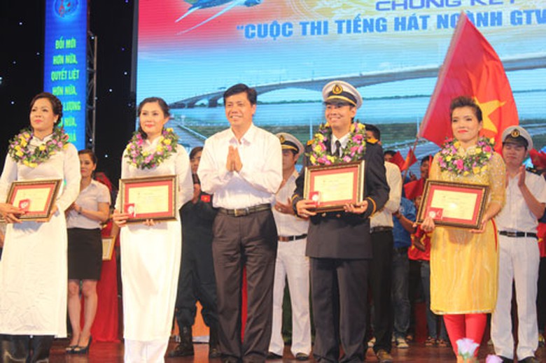 Thứ trưởng Nguyễn Ngọc Đ&ocirc;ng