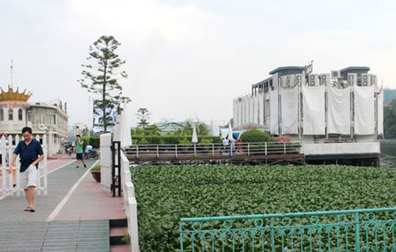 Nh&agrave; h&agrave;ng nổi N&agrave;ng Ti&ecirc;n C&aacute; 1