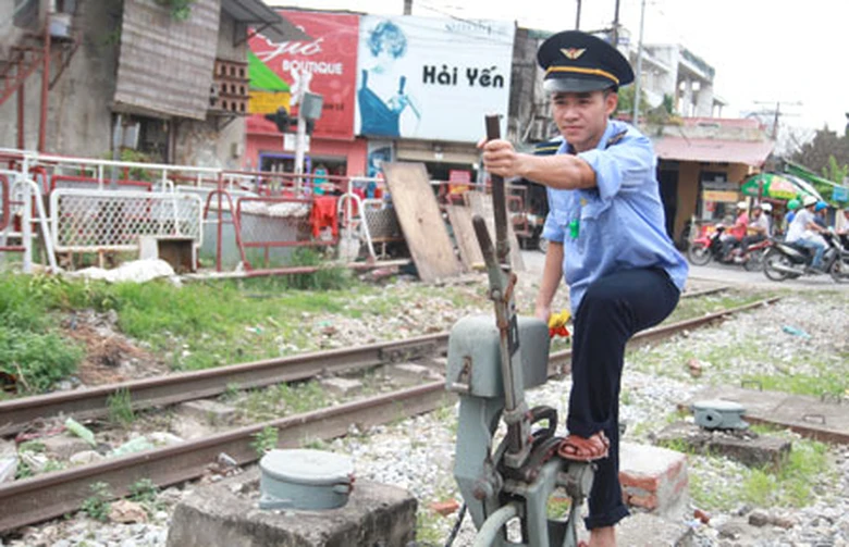 Kiểm tra c&aacute;c điều kiện bảo đảm an to&agrave;n cho c&aacute;c chuyến t&agrave;u