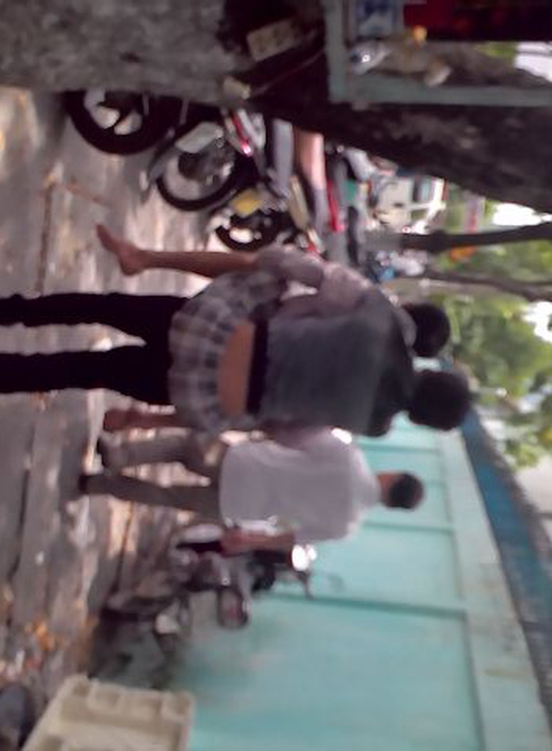 Mặc d&ugrave; h&agrave;ng ng&agrave;y phải c&otilde;ng đến viện, nhưng kết quả lại cho thấy anh Tuấn kh&ocirc;ng việc g&igrave;