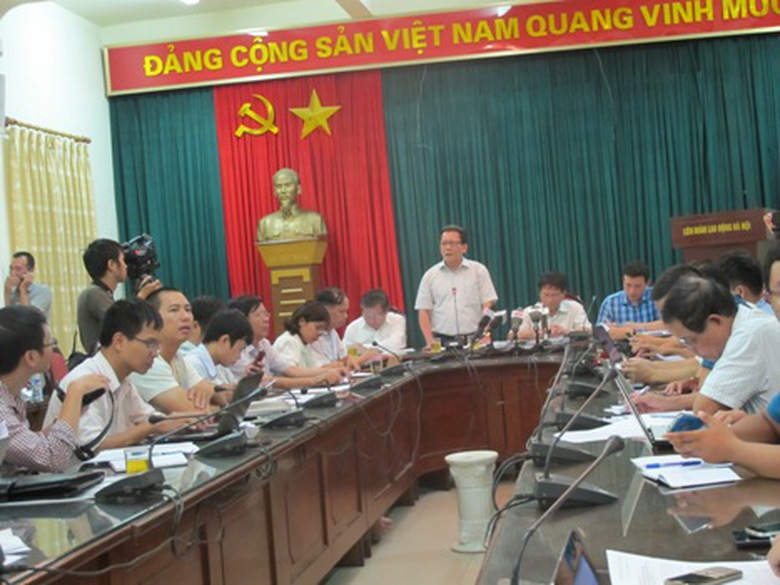 &Ocirc;ng Nguyễn Hiệp Thống- Ph&oacute; Gi&aacute;m đốc Sở GD& ĐT H&agrave; Nội ph&aacute;t biểu tại buổi họp b&aacute;o