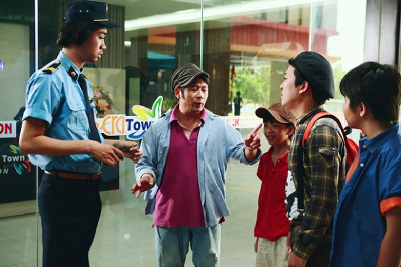 Bằng Kiều v&agrave;o vai Sơn Đẹp Trai nợ nần ngập đầu sống l&ocirc;ng b&ocirc;ng c&ugrave;ng ba thằng đ&agrave;n em rất &ldquo;b&aacute; đạo&rdquo; ở khu ổ chuột.