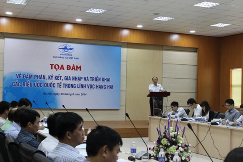 C&aacute;c đại biểu tham dự tọa đ&agrave;m trao đổi kinh nghiệm đ&agrave;m ph&aacute;n, k&yacute; kết