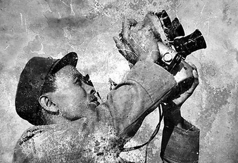 Nh&agrave; quay phim Nguyễn Thanh Xu&acirc;n t&aacute;c nghiệp tại chiến trường