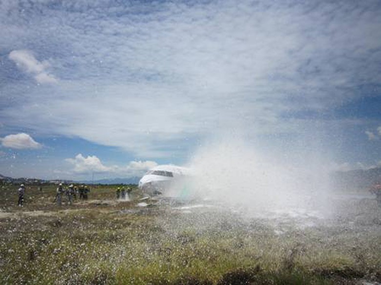 Gần 20 bốc ch&aacute;y, ngọn lửa đ&atilde; được khống chế