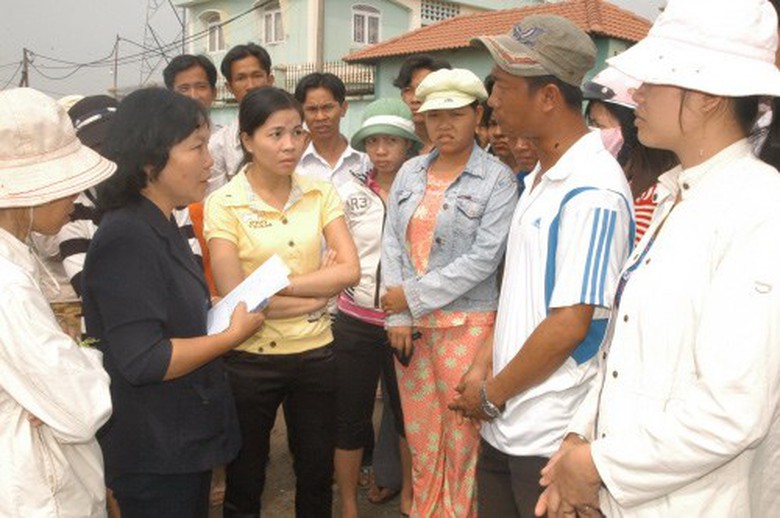 Sau hơn 5 năm chờ đợi, một số CN Cty Vina HaengWoon Industry mới nhận lại được một phần &iacute;t ỏi quyền lợi khi chủ DN bỏ trốn. 