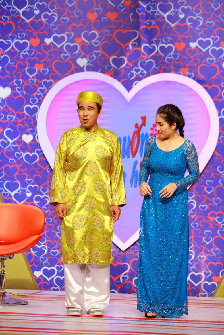 Nghệ sĩ Quyền Linh v&agrave; diễn vi&ecirc;n C&aacute;t Tường l&agrave; hai MC ch&iacute;nh của &ldquo;Bạn muốn hẹn h&ograve;&rdquo;. 