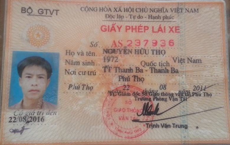 Bằng l&aacute;i của t&agrave;i xế l&aacute;i xe kh&aacute;ch lao xuống vực tại L&agrave;o Cai