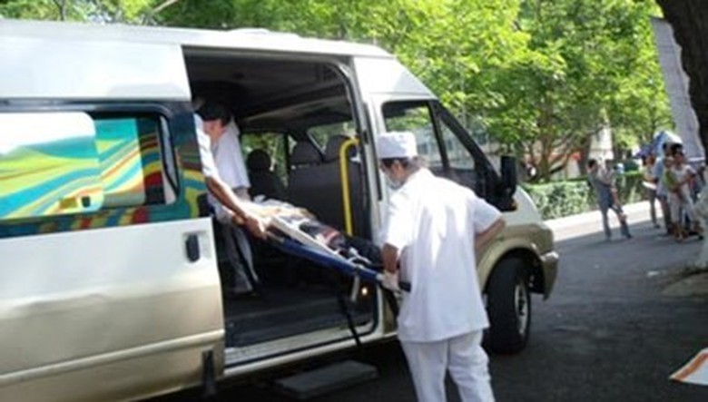 Ch&aacute;u Ti&ecirc;n nhập viện trong t&igrave;nh trạng bị phỏng nặng, mức độ I-II, v&ugrave;ng mặt ch&aacute;y s&eacute;m phải gh&eacute;p da thẩm mỹ