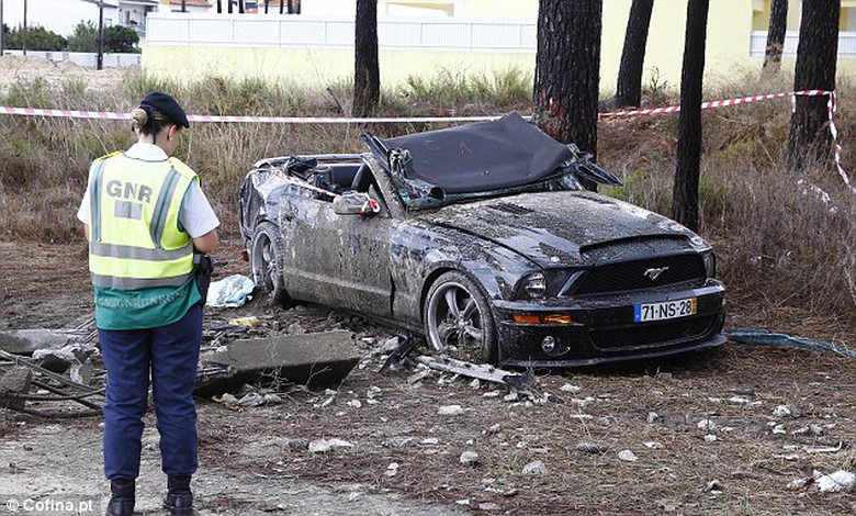 Cảnh s&aacute;t c&oacute; mặt tại hiện trường để ghi nhận sự việc