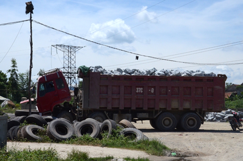 QL 12C đoạn qua x&atilde;