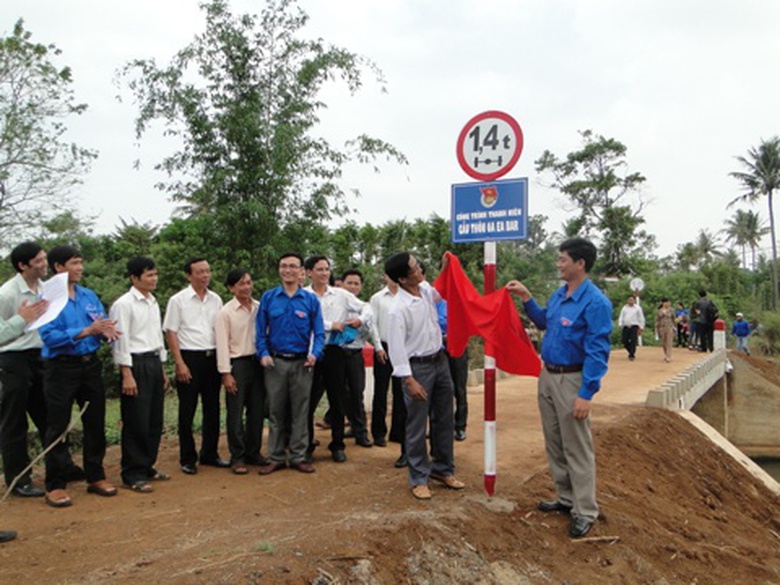C&oacute; đến 10 chiếc cầu do thanh ni&ecirc;n Đắk Lắk x&acirc;y dựng