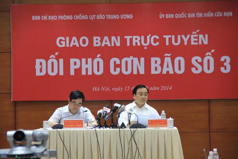 Ph&oacute; Thủ tướng Ho&agrave;ng Trung Hải chỉ đạo họp khẩn về ứng ph&oacute; với b&atilde;o số 3