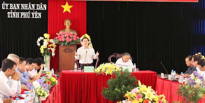 Thứ trưởng Nguyễn Văn Thể ph&aacute;t biểu tại buổi l&agrave;m việc.