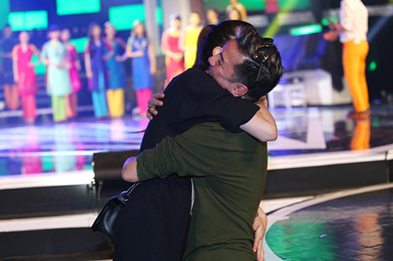 Chiều 20/9, Đ&agrave;m Vĩnh Hưng v&agrave; Hồ Ngọc H&agrave; tham gia buổi tổng duyệt cho đ&ecirc;m trao giải 