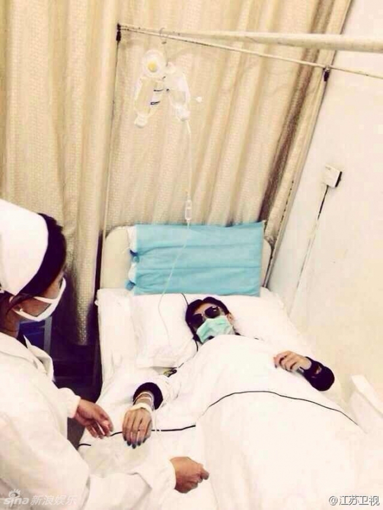 Trương B&aacute; Chi, vợ cũ của Tạ Đ&igrave;nh Phong phải nhập viện v&agrave; truyền nước