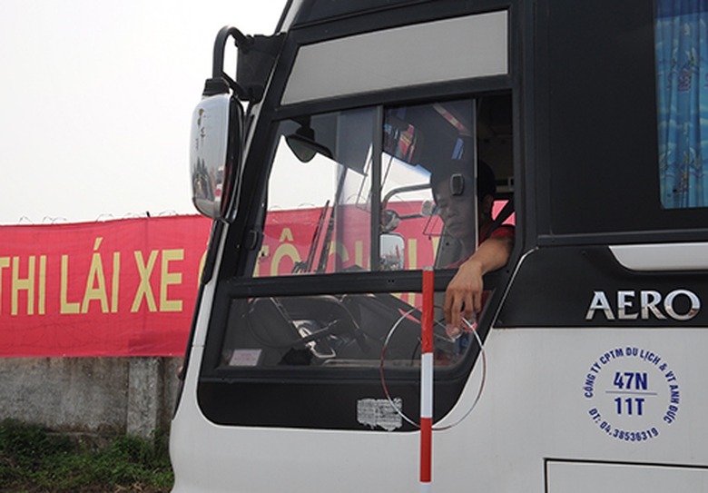 Thi trong sa h&igrave;nh