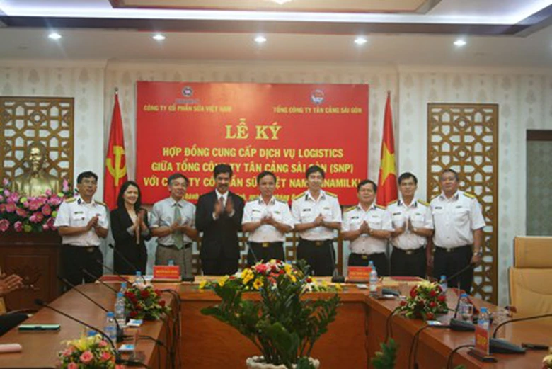 T&acirc;n cảng S&agrave;i G&ograve;n sẽ cung cấp dịch vụ logistic cho Vinamilk