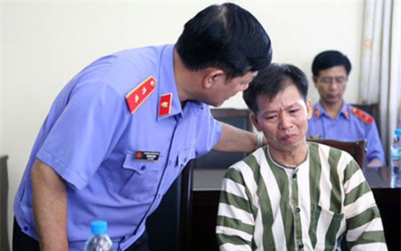 Đại diện Viện kiểm s&aacute;t tối cao động vi&ecirc;n &ocirc;ng Nguyễn Thanh Chấn ng&agrave;y được giải oan