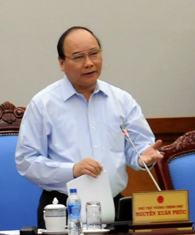 Ph&oacute; Thủ tướng Nguyễn Xu&acirc;n Ph&uacute;c chỉ đạo hội nghị trực tuyến với 63 tỉnh th&agrave;nh về ATGT