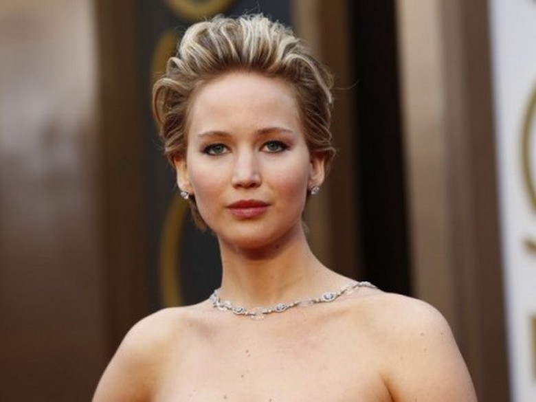 Jennifer Lawrence l&agrave; nạn nh&acirc;n của vụ ph&aacute;t t&aacute;n ảnh nude khi bị đ&aacute;nh cắp 60 bức c&ugrave;ng c&aacute;c video nhạy cảm