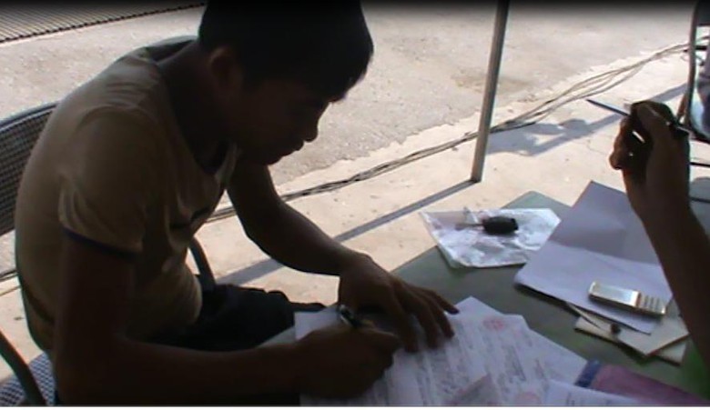 (L&aacute;i xe k&yacute; bi&ecirc;n bản vi phạm lần thứ hai)