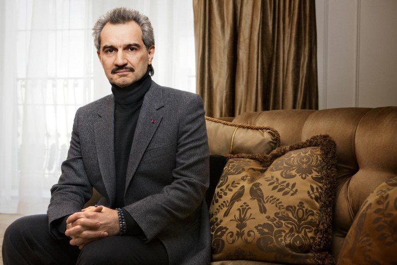 Trong xếp hạng tỷ ph&uacute; thế giới Forbes 2013, ho&agrave;ng tử Alwaleed bin Talal được cho l&agrave; sở hữu gi&aacute; trị t&agrave;i sản r&ograve;ng 20 tỷ USD v&agrave; đứng ở vị tr&iacute; người gi&agrave;u thứ 26 tr&ecirc;n h&agrave;nh tinh. Tuy nhi&ecirc;n, đ&aacute;nh gi&aacute; n&agrave;y của tờ tạp ch&iacute; uy t&iacute;n đ&atilde; khiến ho&agrave;ng tử Alwaleed bực m&igrave;nh.