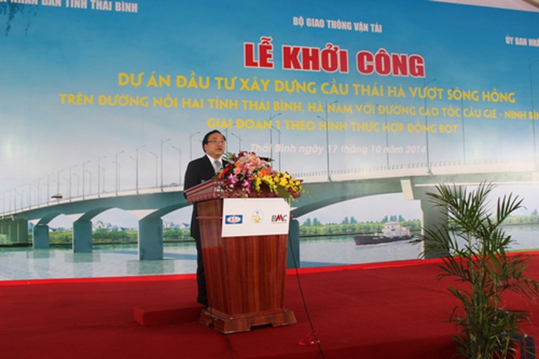 Ph&oacute; Thủ tướng Ho&agrave;ng Trung Hải đ&aacute;nh gi&aacute; cao nỗ lực của Bộ GTVT v&agrave; c&aacute;c nh&agrave; đầu tư trong việc triển khai dự &aacute;n