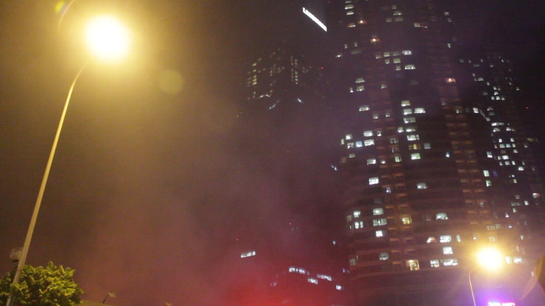 To&agrave; nh&agrave; Kengnam bị kh&oacute;i m&ugrave; bao ph&ugrave;. Ảnh: Theo Vnepress