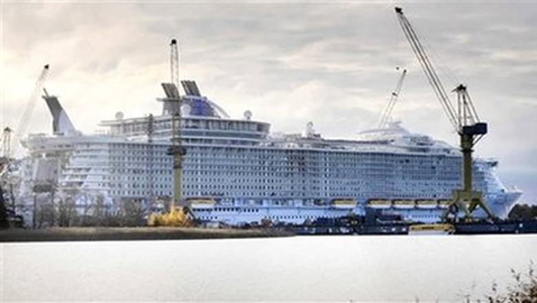 Ảnh chụp ng&agrave;y 28/10 con t&agrave;u lớn nhất được đ&oacute;ng từ trước đến nay.