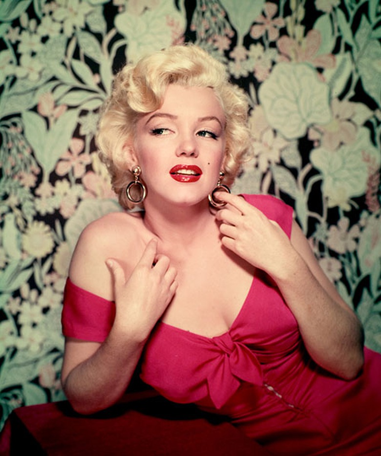 C&ocirc; l&agrave; hiện th&acirc;n ho&agrave;n hảo cho vẻ đẹp nữ t&iacute;nh, quyến rũ, được đ&agrave;n &ocirc;ng cả thế giới khao kh&aacute;t.